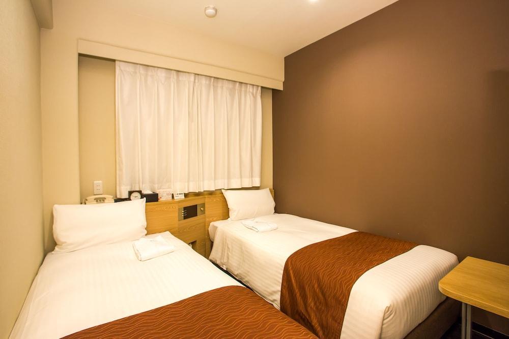 Via Inn Shin Osaka West Экстерьер фото