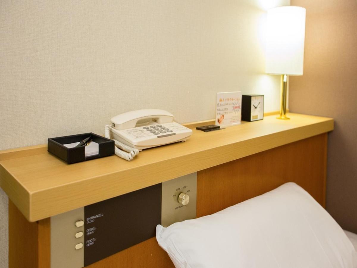 Via Inn Shin Osaka West Экстерьер фото