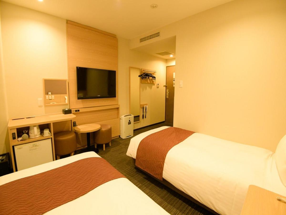 Via Inn Shin Osaka West Экстерьер фото
