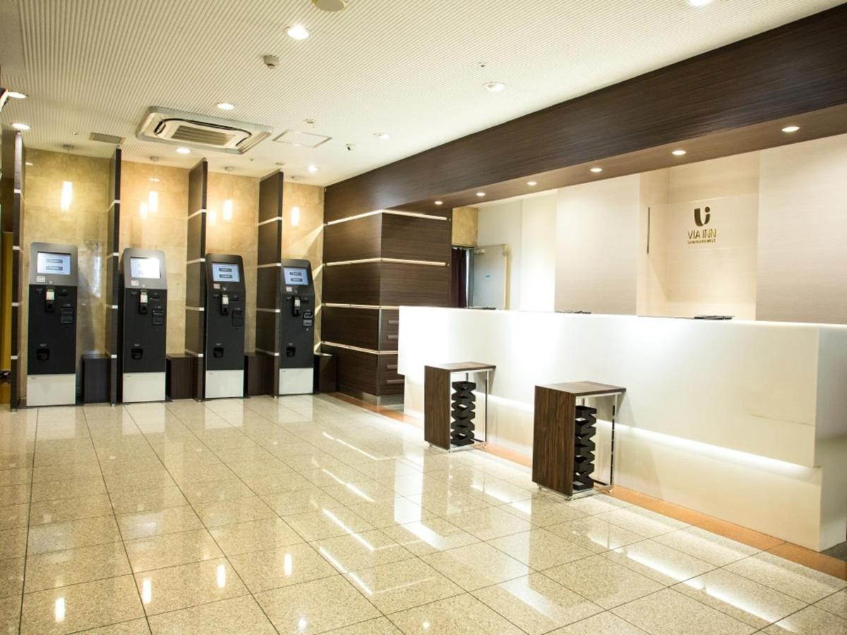 Via Inn Shin Osaka West Экстерьер фото