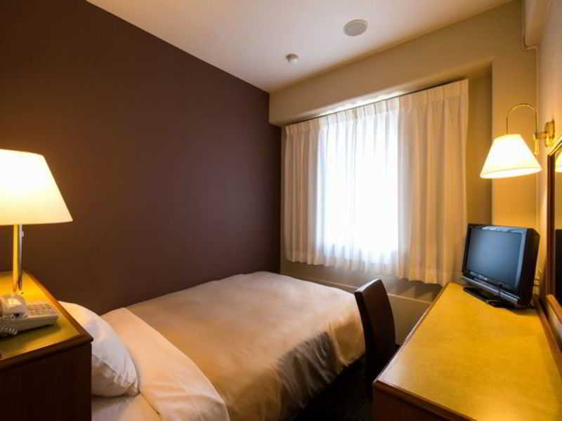 Via Inn Shin Osaka West Экстерьер фото