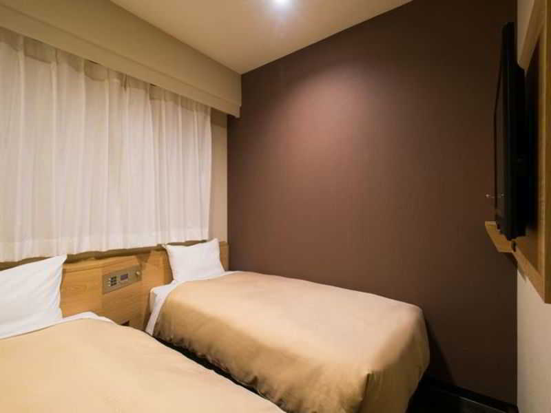 Via Inn Shin Osaka West Экстерьер фото